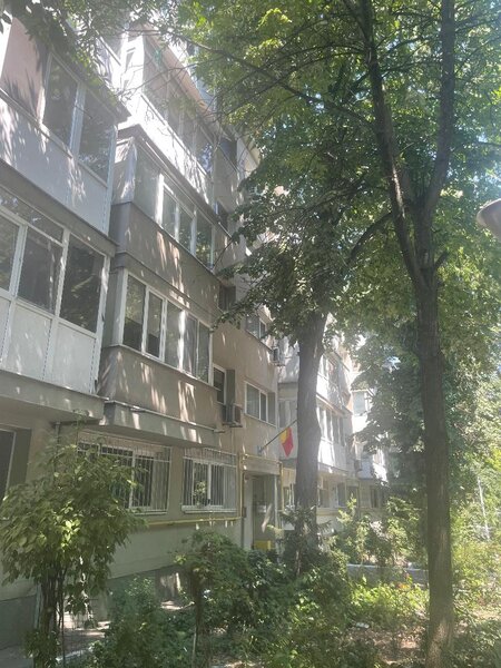 Drumul Taberei, Piata Moghioros